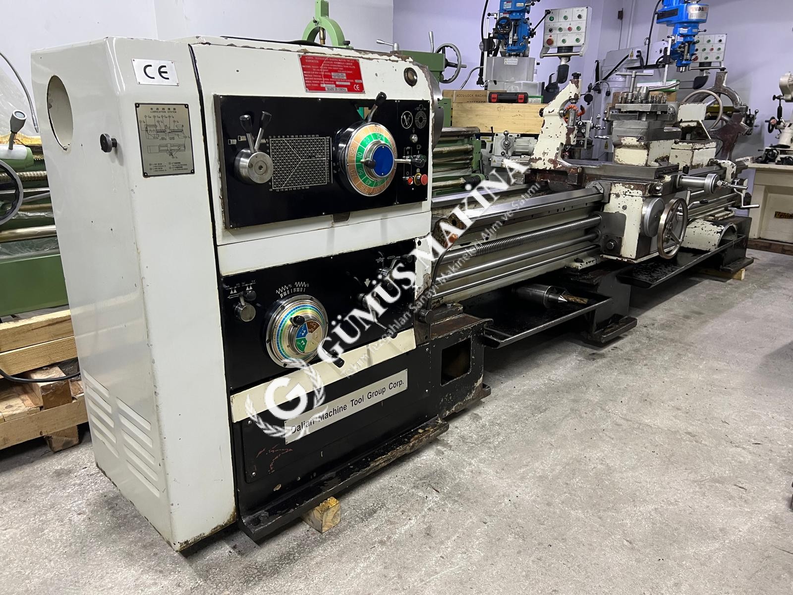 Dalian 800 Çap 3 Metre Ağır Tip Torna Tezgahı